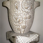 Kamnita vaza z 3d vrtnicami